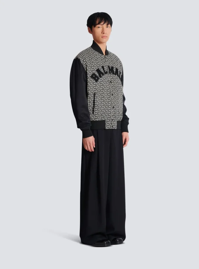 Varsity-Jacke mit Monogramm und Aufnähern Varsity-Jacke mit Monogramm und Aufnähern