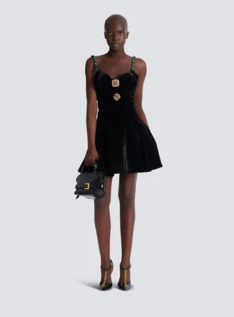 Verziertes Samtkleid mit Trägern