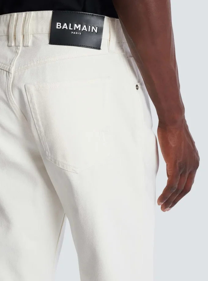 Weiße Jeans mit geradem Schnitt Weiße Jeans mit geradem Schnitt
