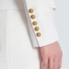 Zweifarbige Jacke mit 6 Knöpfen Zweifarbige Jacke mit 6 Knöpfen