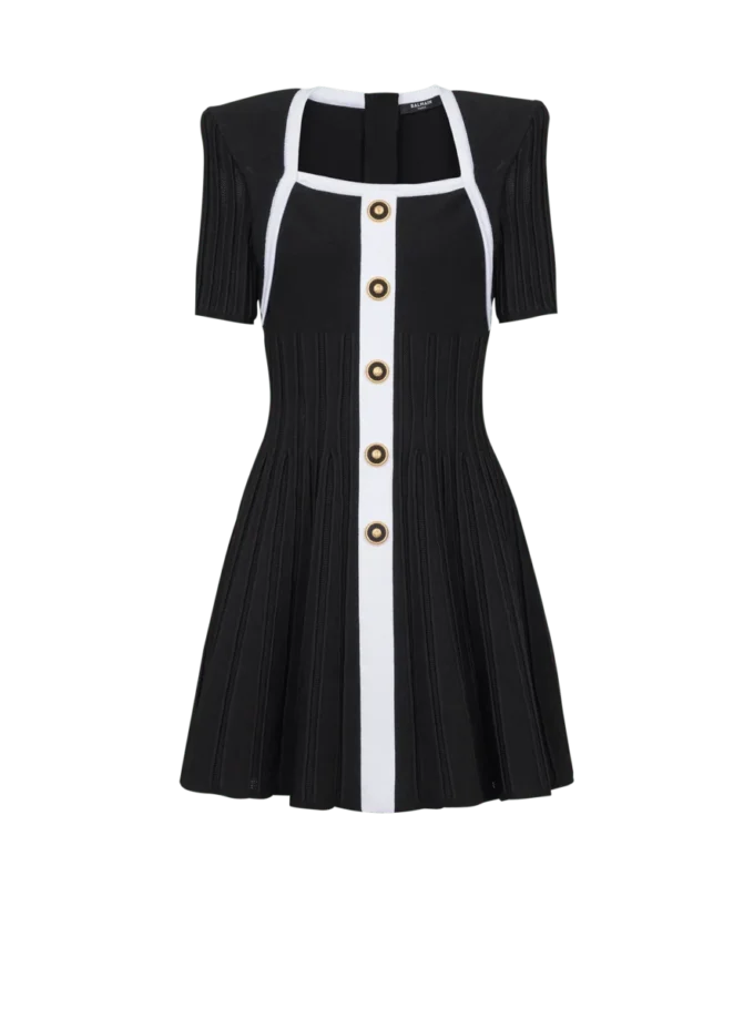 Zweifarbiges A-Linien-Strickkleid Zweifarbiges A-Linien-Strickkleid
