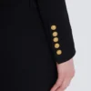 Zweitaschiges Minikleid mit doppeltem Kragen