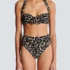 Zweiteiliger Badeanzug mit Leopardenmuster Zweiteiliger Badeanzug mit Leopardenmuster