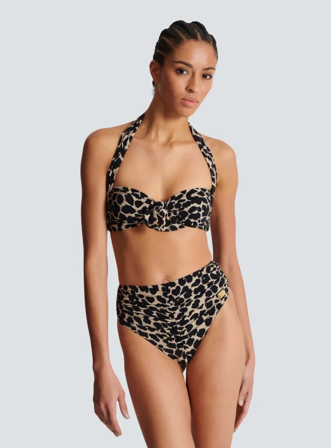 Zweiteiliger Badeanzug mit Leopardenmuster Zweiteiliger Badeanzug mit Leopardenmuster