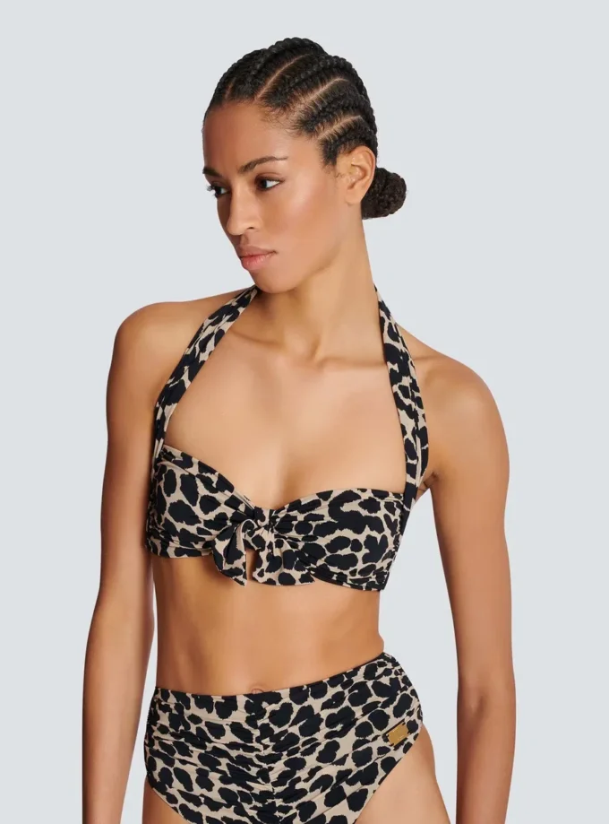 Zweiteiliger Badeanzug mit Leopardenmuster Zweiteiliger Badeanzug mit Leopardenmuster